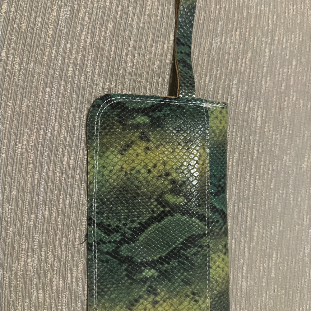 Green snakeskin print wristlet
